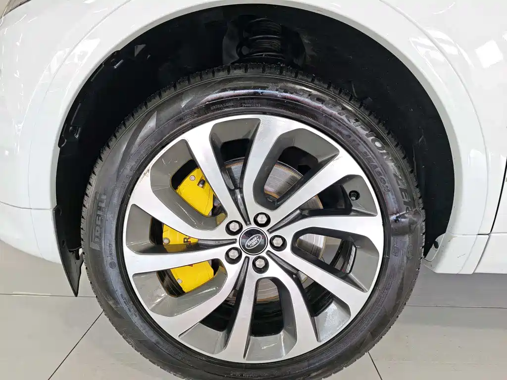 Land Rover Discovery Sport 2023 — фото 10