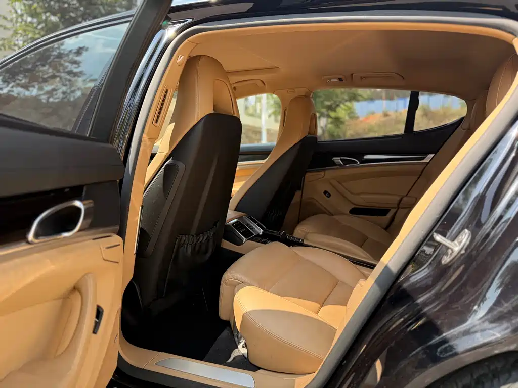 Porsche Panamera 2016 — фото 10
