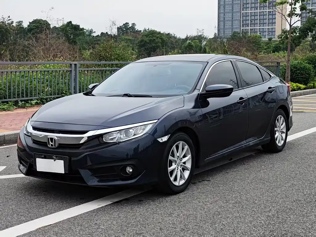 Honda Civic 2018 — фото 1