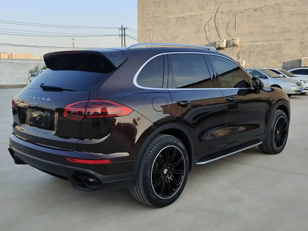 Porsche Cayenne 2016 — фото 6