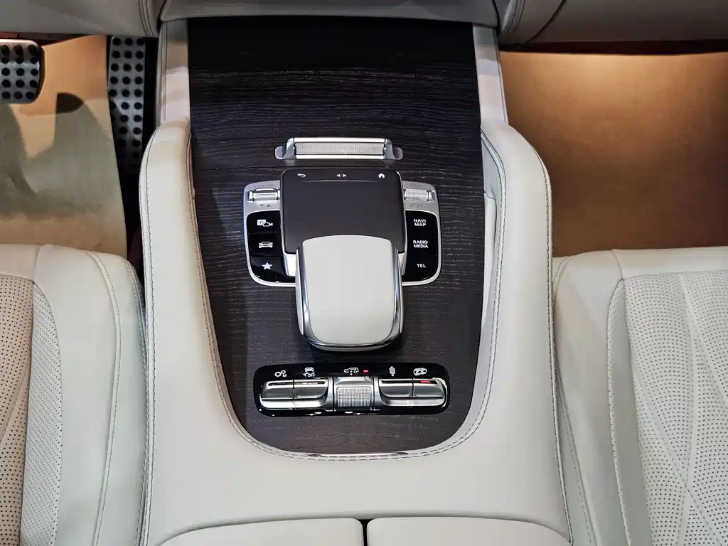 Mercedes-Benz GLS AMG 2024 — фото 18