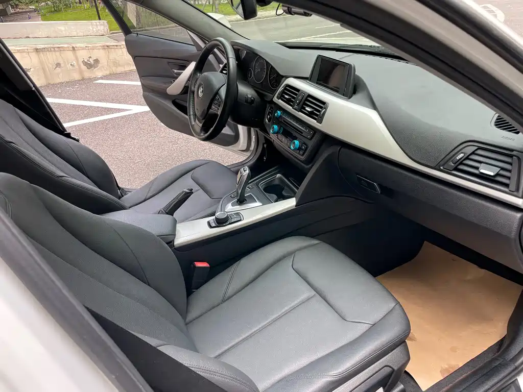 BMW 3 Series 2015 — фото 13