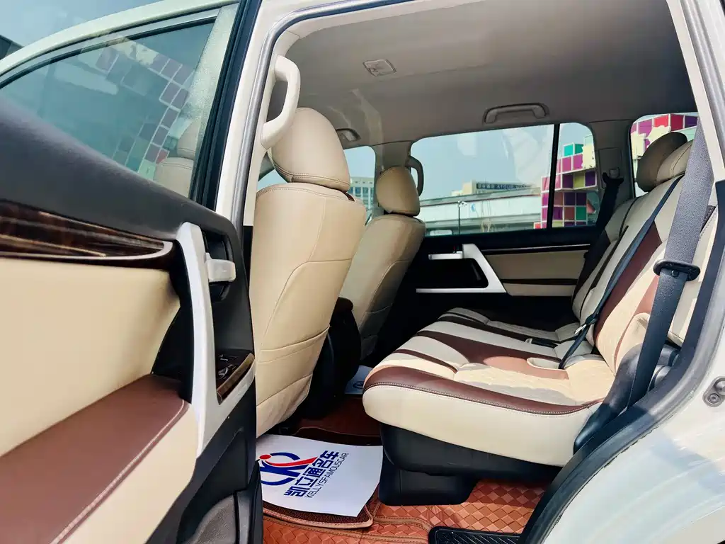 Toyota Land Cruiser 2015 — фото 11