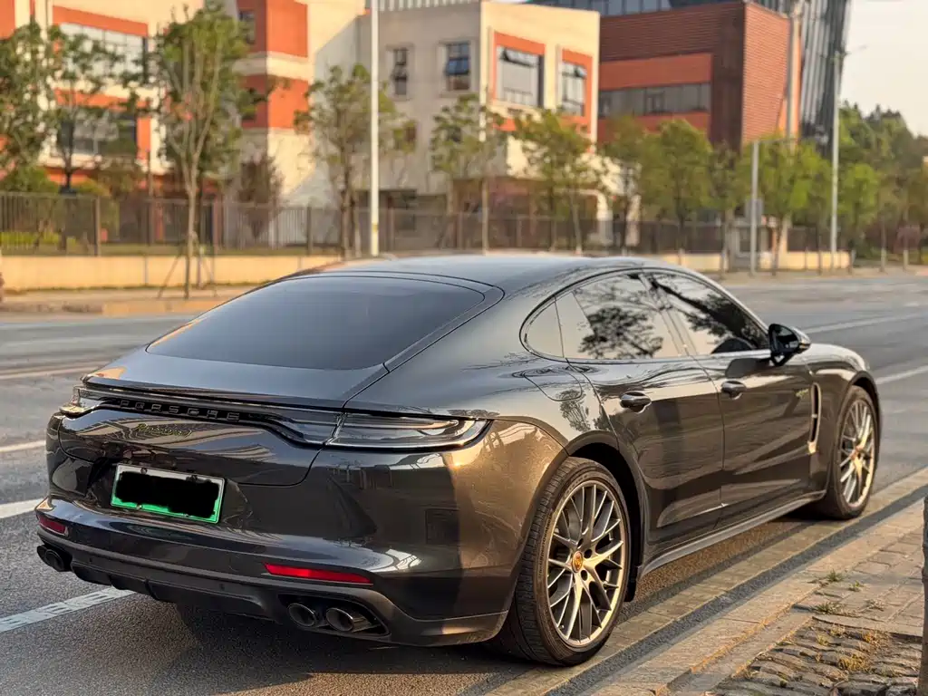 Porsche Panamera Hybrid 2023