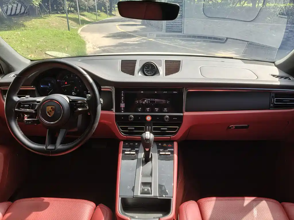 Porsche Macan 2022 — фото 11