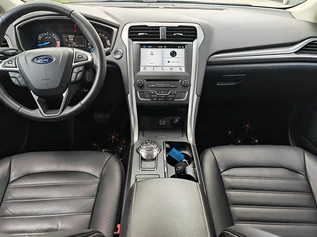 Ford Mondeo 2017 — фото 11