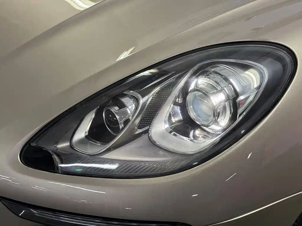Porsche Macan 2015 — фото 17
