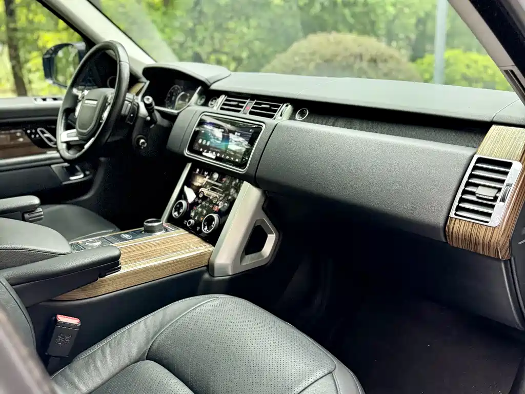 Land Rover Range Rover 2019 — фото 30