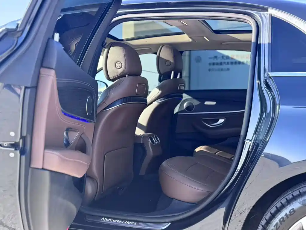 Mercedes-Benz E-Class 2020 — фото 12