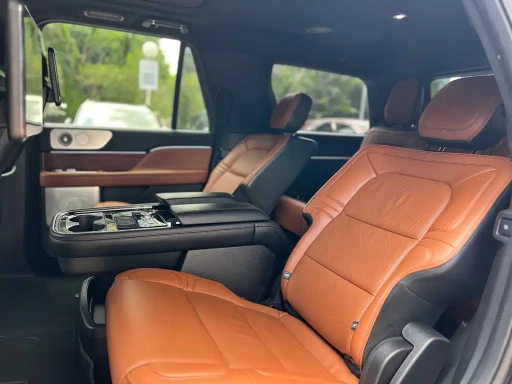 Lincoln Navigator 2019 — фото 9