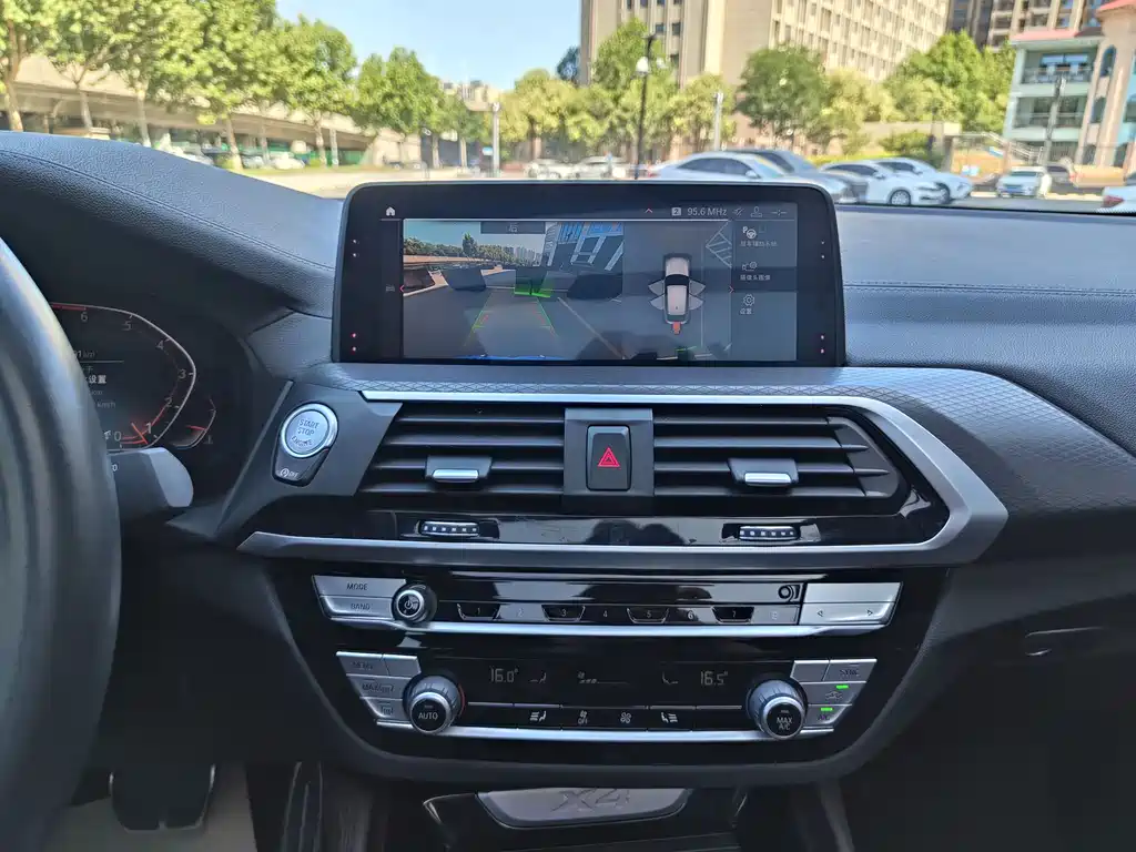BMW X4 2020 — фото 14
