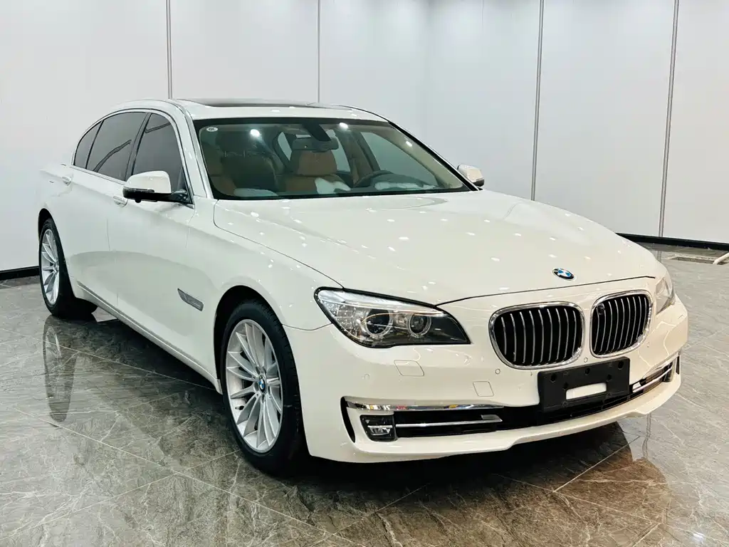 BMW 7 Series 2015 — фото 2