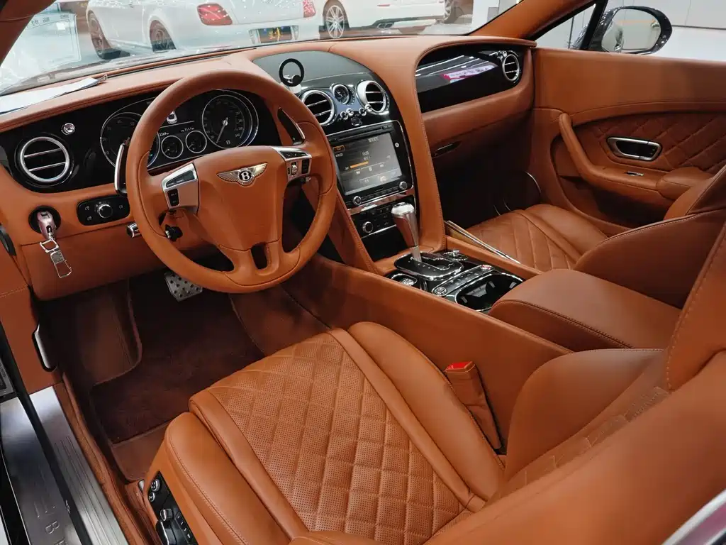 Bentley Continental 2018 — фото 14