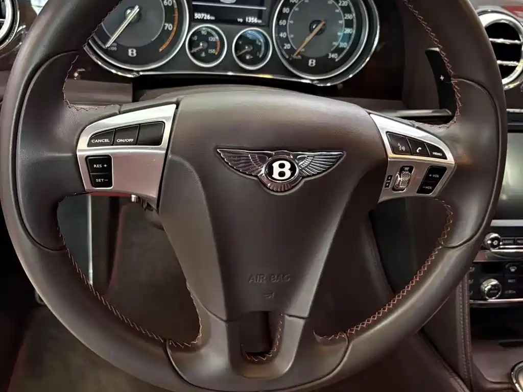 Bentley Continental 2014 — фото 11