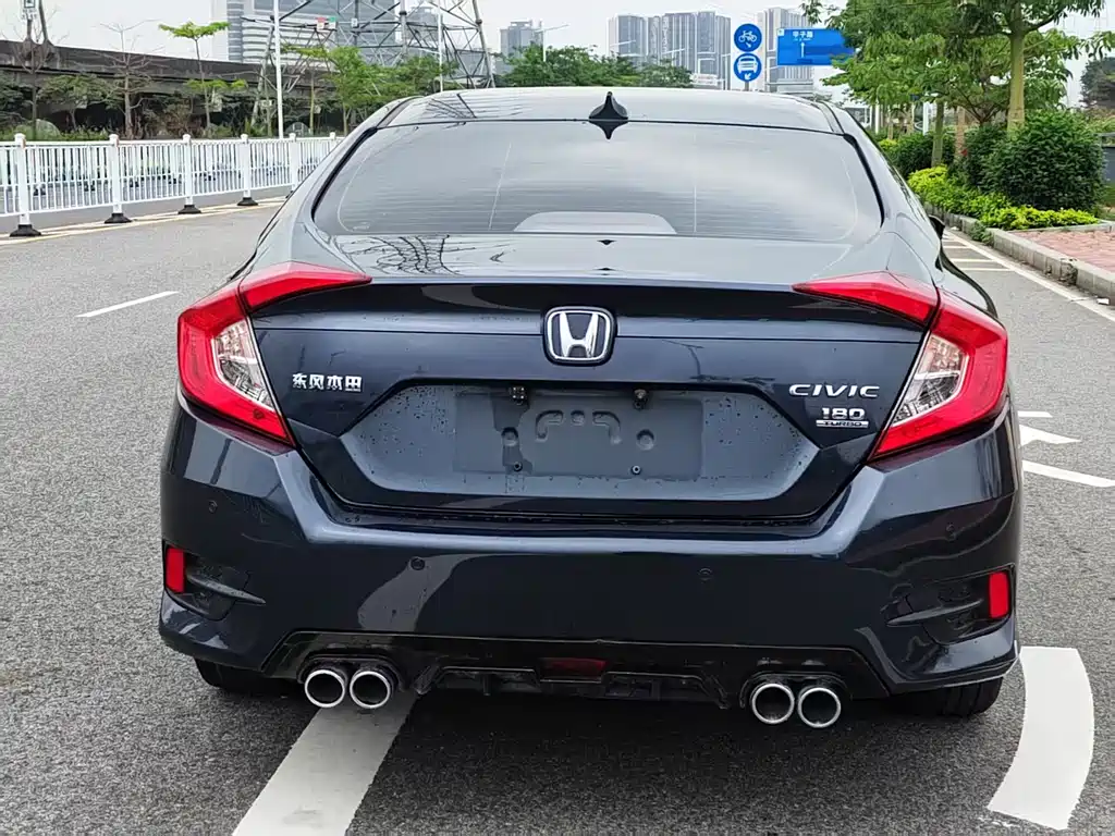 Honda Civic 2018 — фото 6