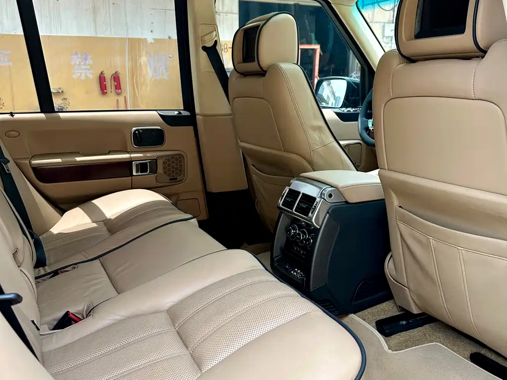 Land Rover Range Rover 2010 — фото 11