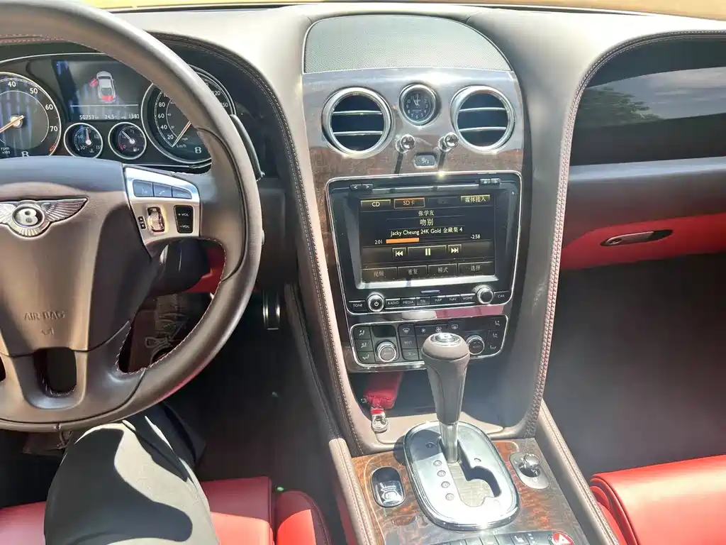 Bentley Continental 2014 — фото 19