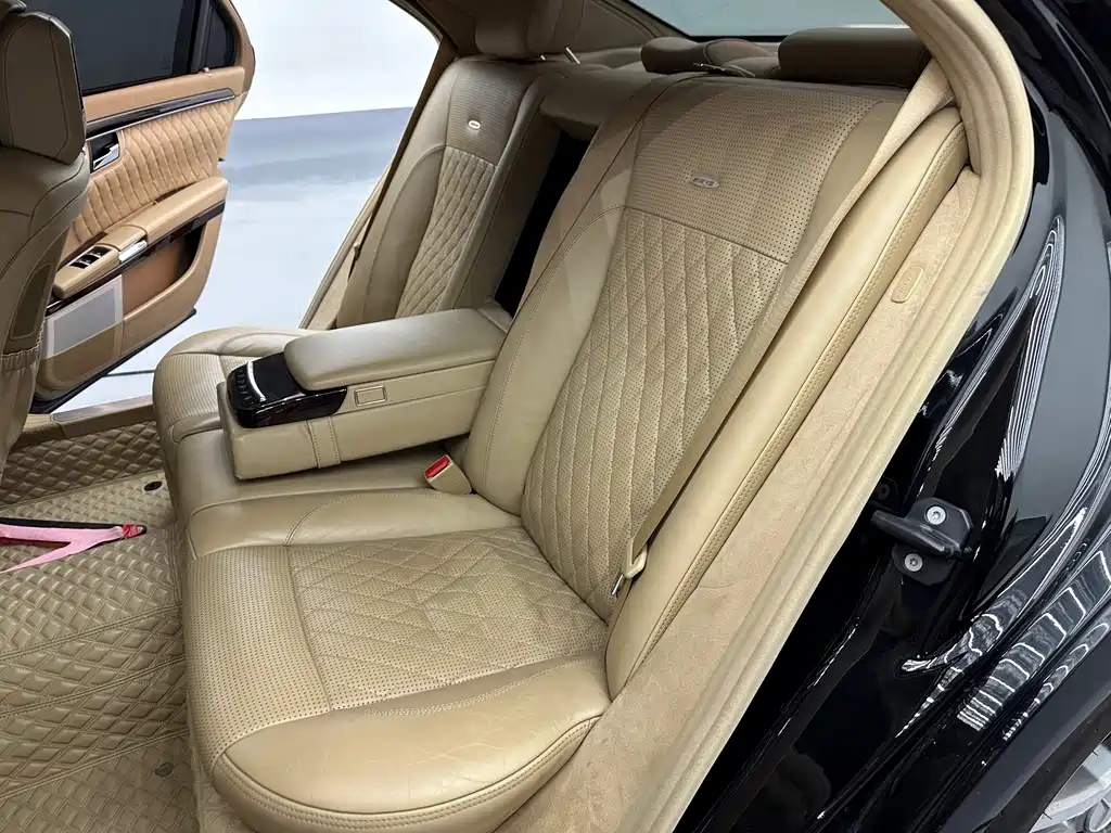 Mercedes-Benz S-Class AMG 2010 — фото 23