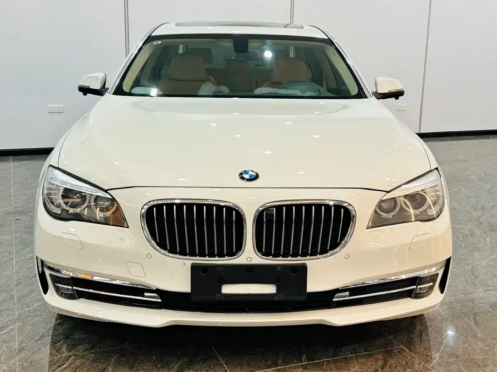 BMW 7 Series 2015 — фото 3
