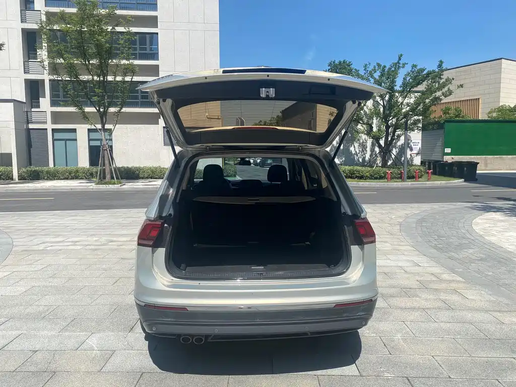 Volkswagen Tiguan L 2020 — фото 9