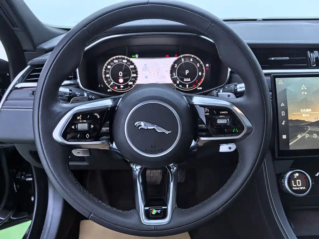 Jaguar XFL 2025 — фото 10