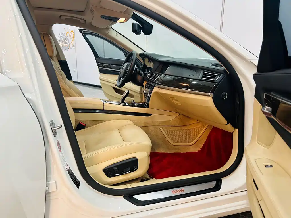 BMW 7 Series 2015 — фото 10