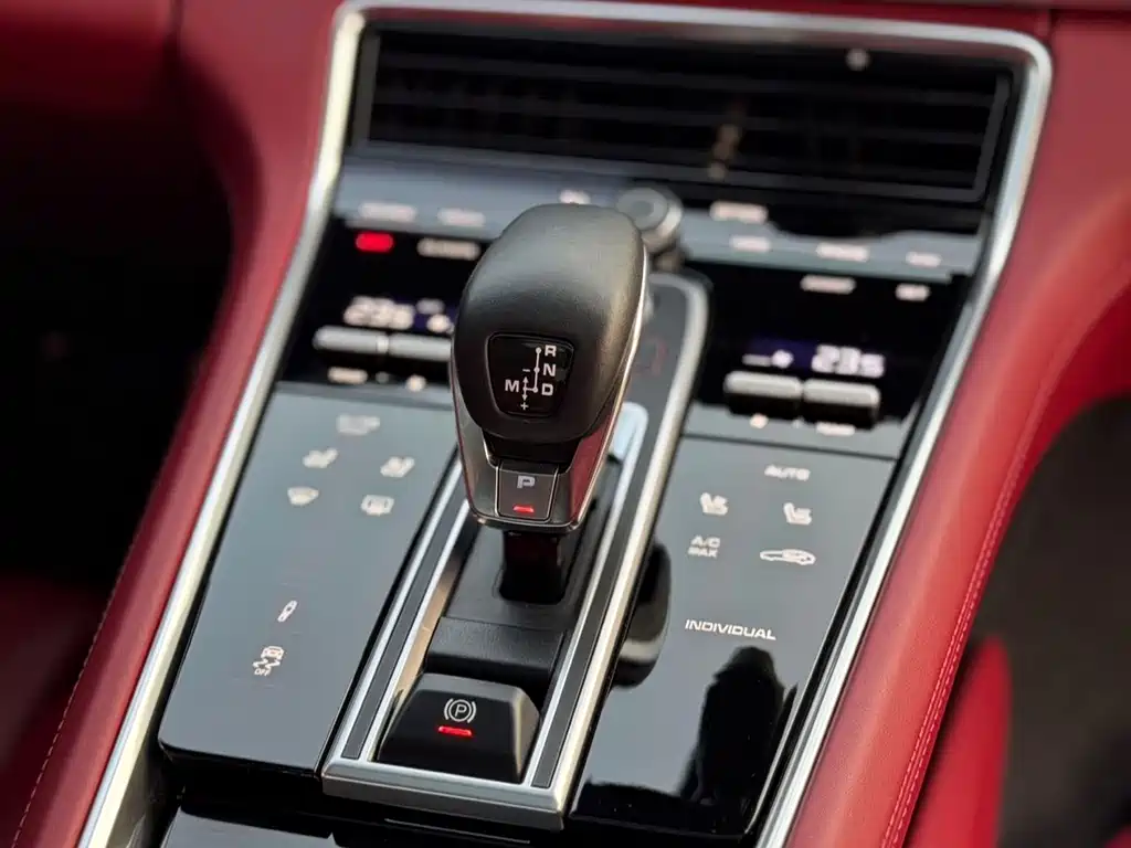 Porsche Panamera Hybrid 2023 — фото 20