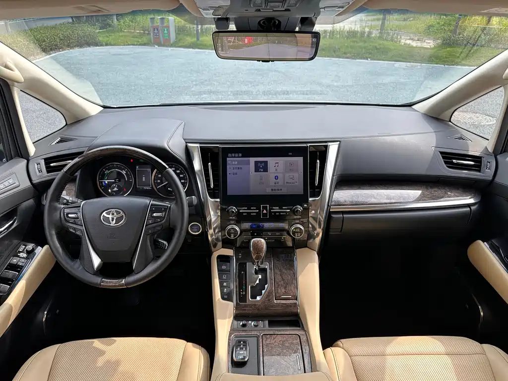 Toyota Alphard 2021 — фото 9