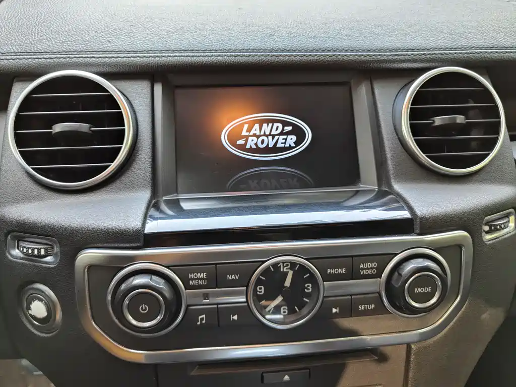 Land Rover Discovery 2012 — фото 17