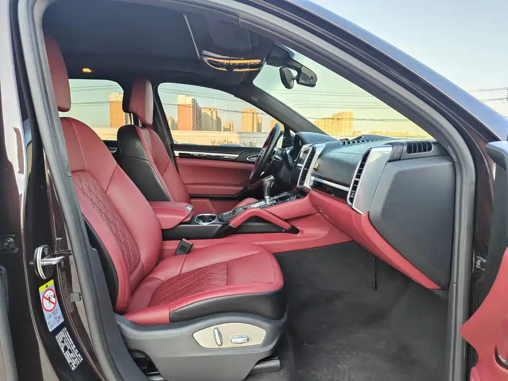 Porsche Cayenne 2016 — фото 11