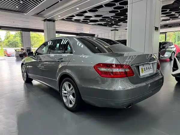 Mercedes-Benz E-Class 2010