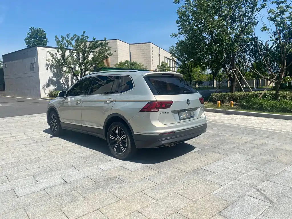 Volkswagen Tiguan L 2020 — фото 4