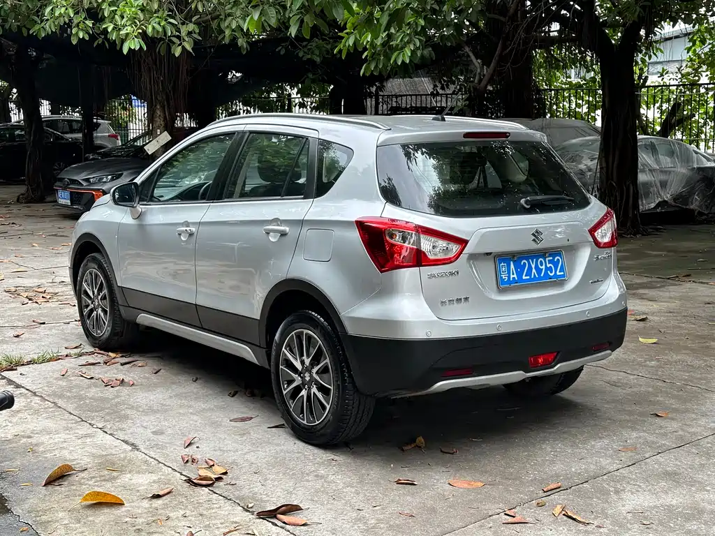 Suzuki S-Cross 2014 — фото 4
