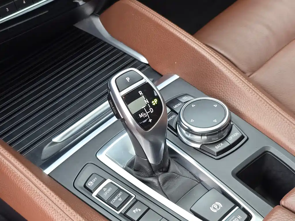BMW X6 2015 — фото 19