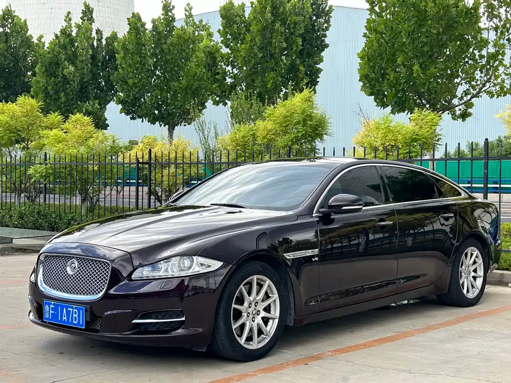 Jaguar XJ 2013 — фото 1