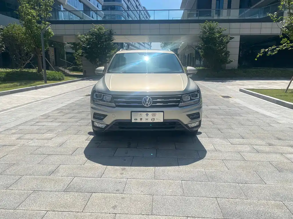 Volkswagen Tiguan L 2020 — фото 2