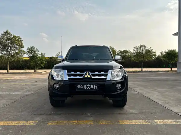 Mitsubishi Pajero 2014