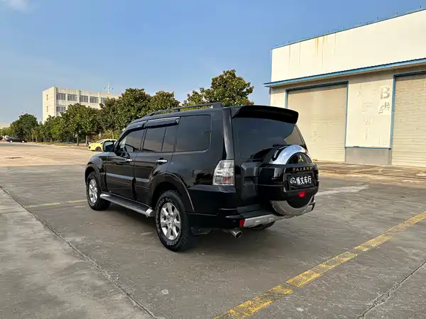 Mitsubishi Pajero 2014