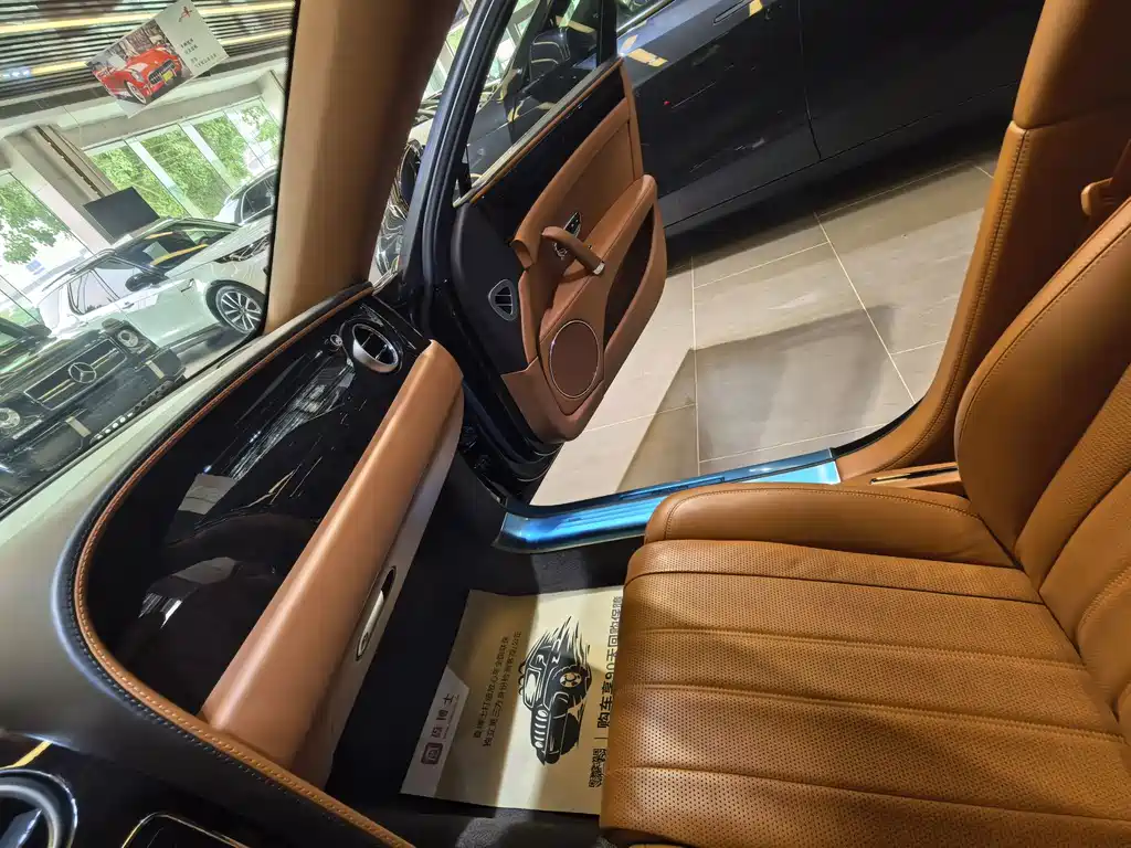 Bentley Flying Spur 2017 — фото 14