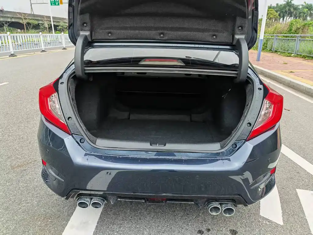 Honda Civic 2018 — фото 15
