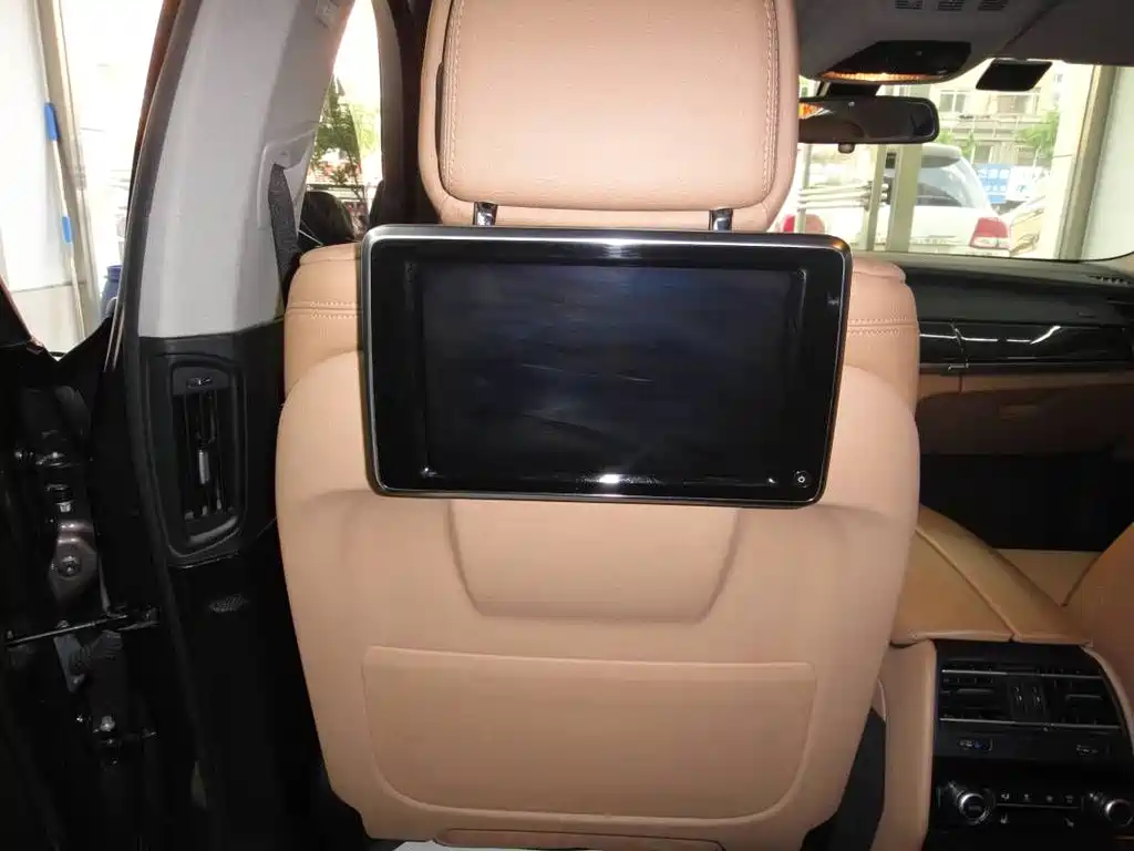 BMW 7 Series 2014 — фото 10