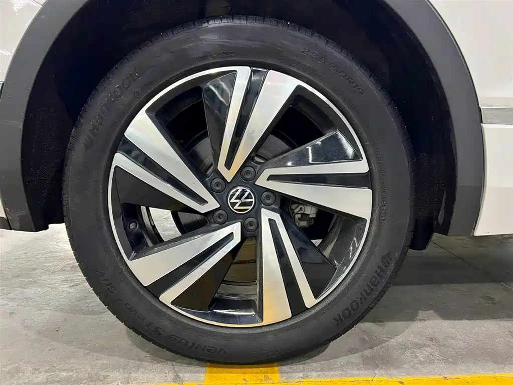 Volkswagen Tiguan X 2022 — фото 17