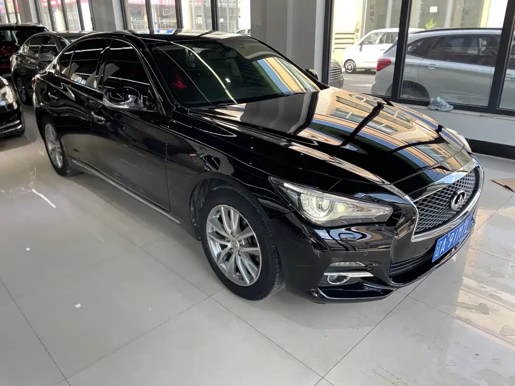 Infiniti Q50L 2017 — фото 3