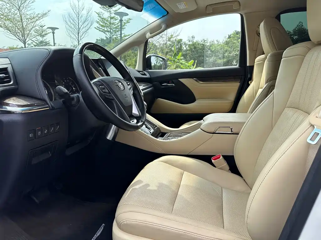Toyota Alphard 2021 — фото 10