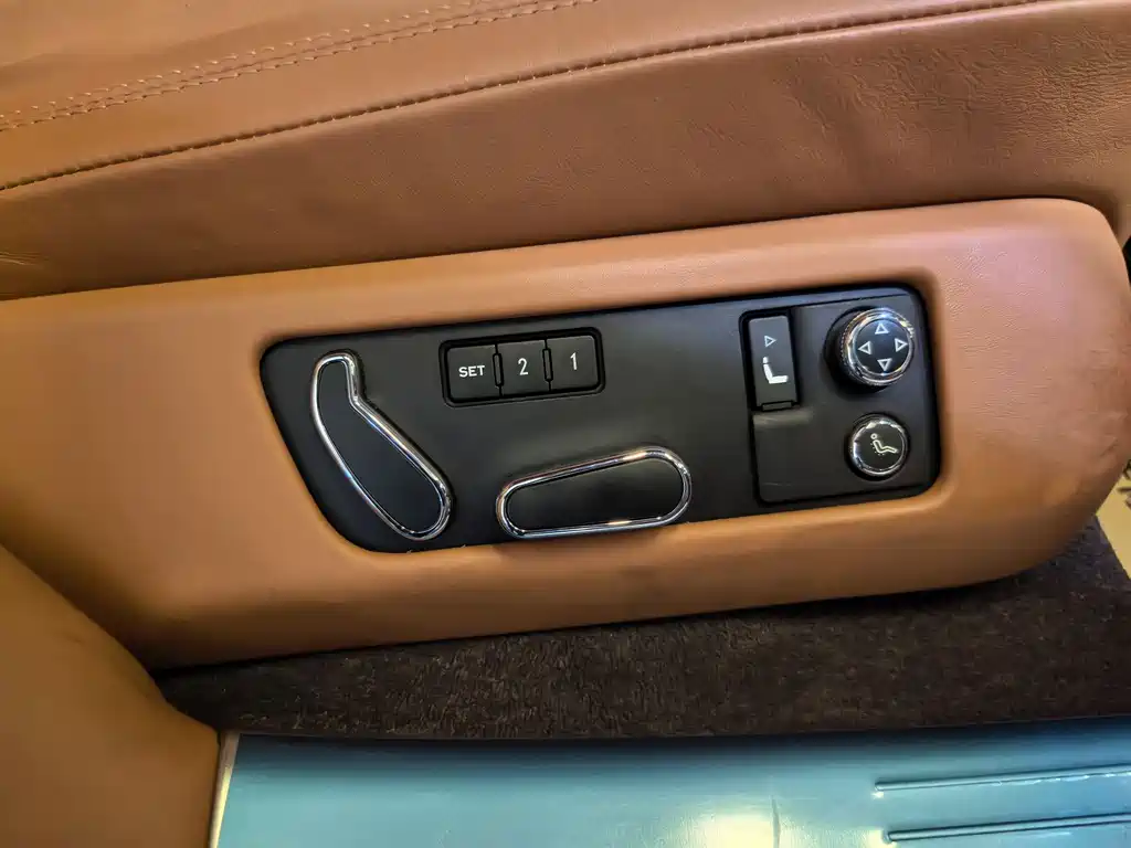 Bentley Flying Spur 2017 — фото 10