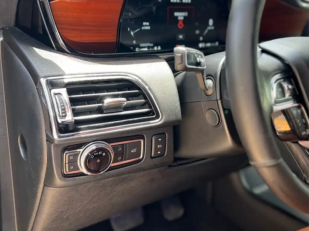 Lincoln Navigator 2019 — фото 11
