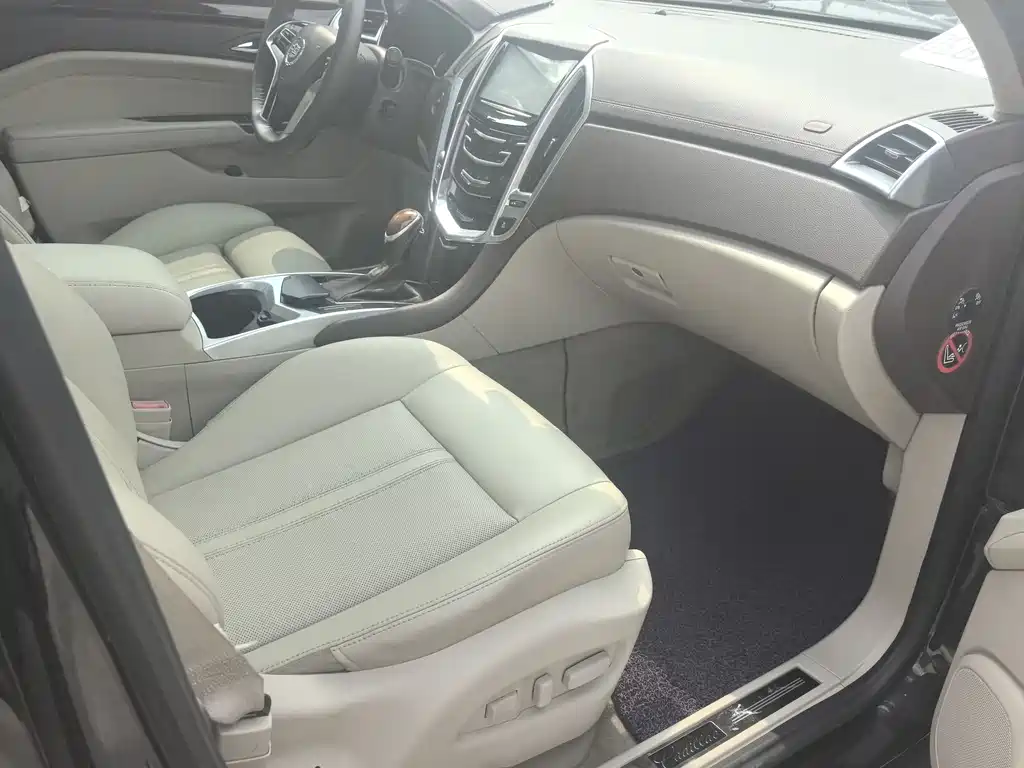 Cadillac SRX 2012 — фото 12