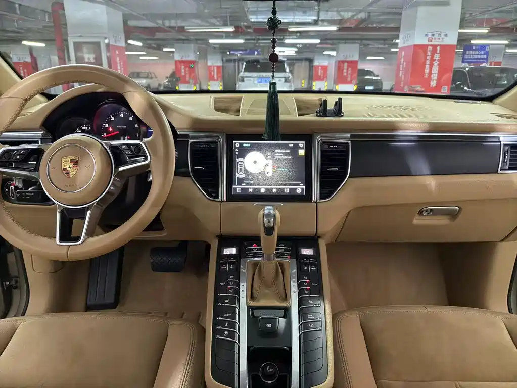 Porsche Macan 2015 — фото 12