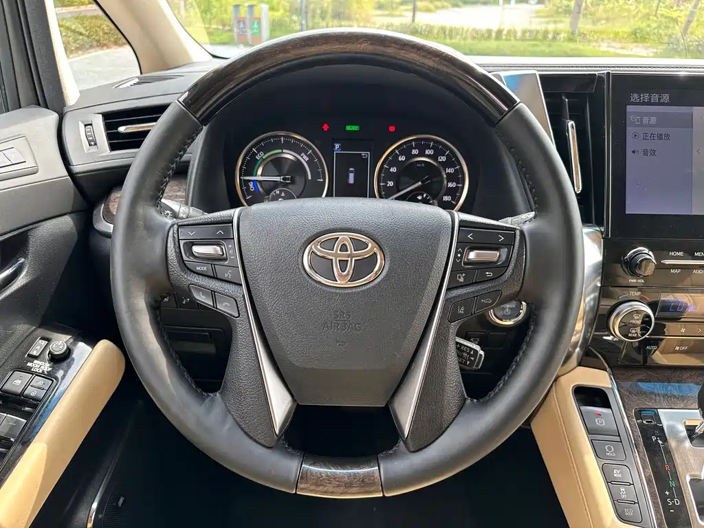 Toyota Alphard 2021 — фото 12