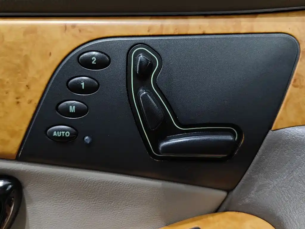 Hyundai Equus 2005 — фото 27